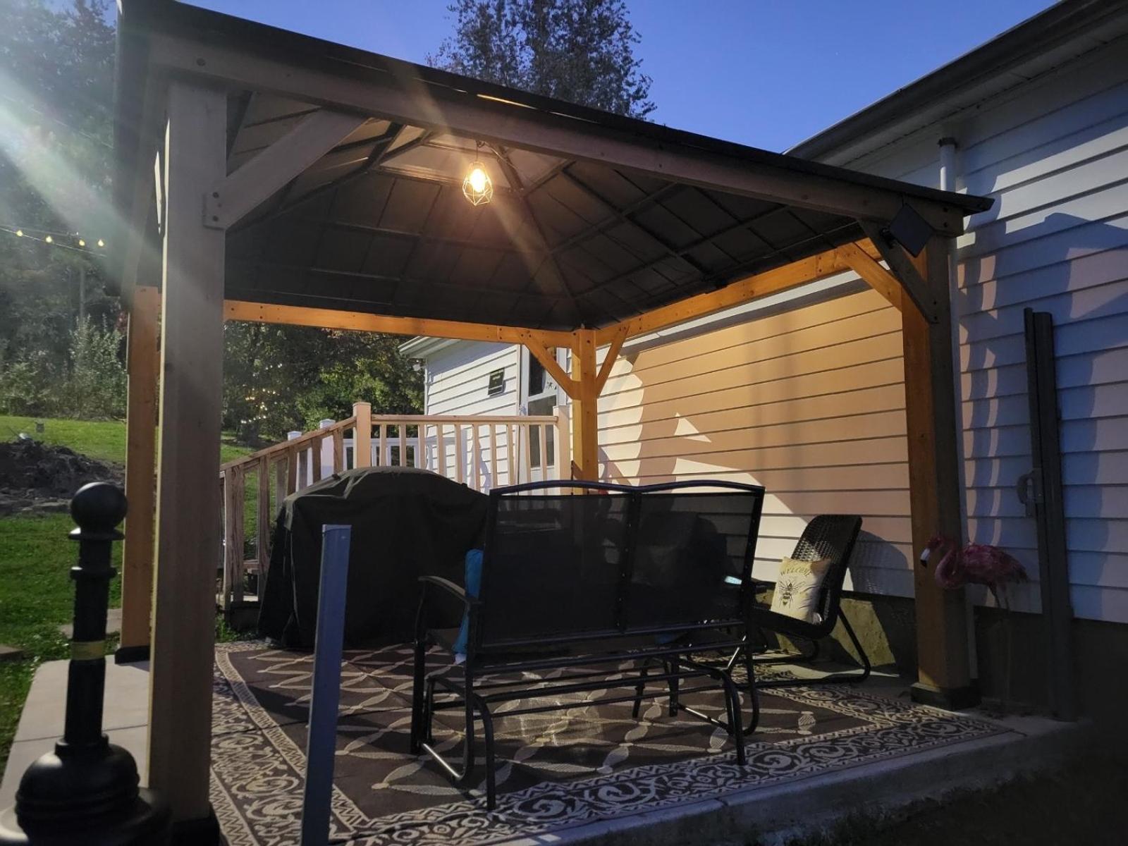 Giggling Creek Cottage - Bedjet! King Sized! Gazebo, 45 Acres, Arcades, Nintendo, More Henry Екстериор снимка